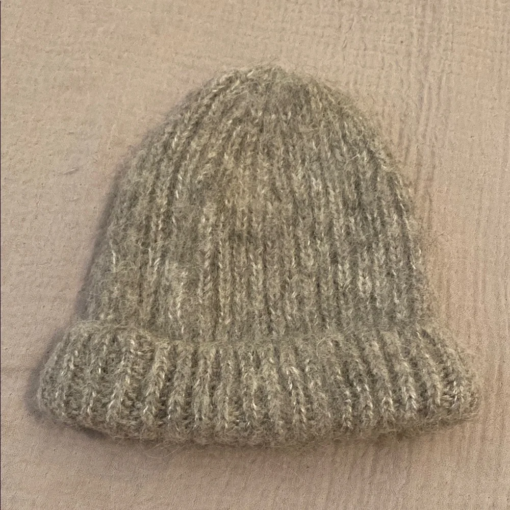 H&M Wool Alpaca Blend Soft Gray Knit Hat. New . No tags